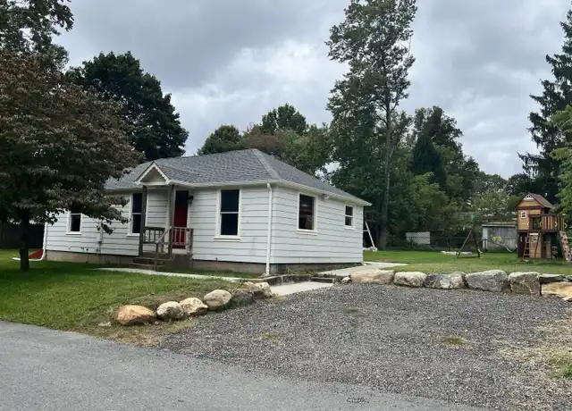 Property at 16 Crestwood Rd, Coventry, CT, 06238, 2 beds, 1 bath, [object Object]