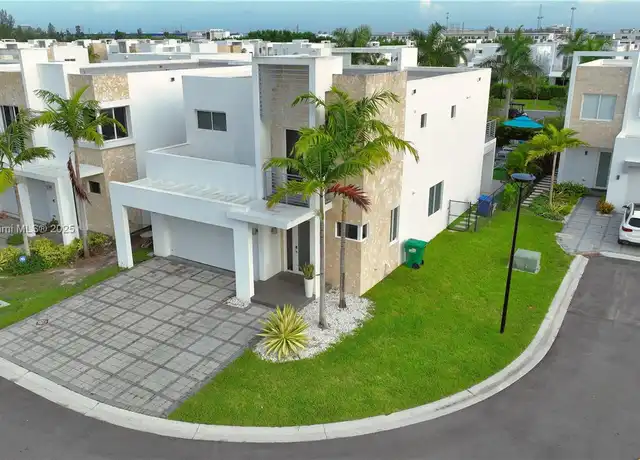 Property at 10360 NW 68th Ter Unit 10360, Doral, FL, 33178, 4 beds, 3.5 baths, [object Object]