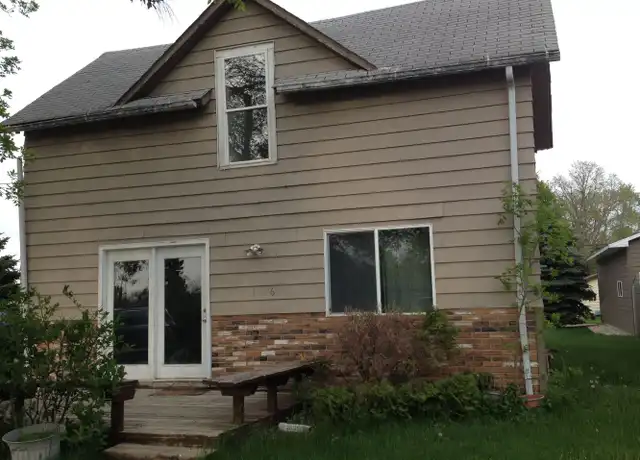 Property at 106 14th St NW, Watertown, SD, 57201, 4 beds, 2 baths, [object Object]