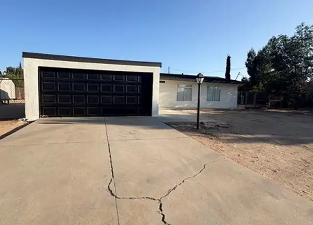 Property at 14553 Yucca St, Hesperia, CA, 92345, 3 beds, 1 bath, [object Object]