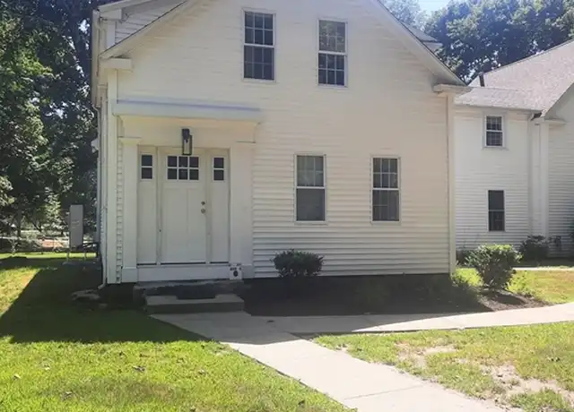 Property at 466 Center St Unit C, Hanover, MA, 02339, 3 beds, 1 bath, [object Object]