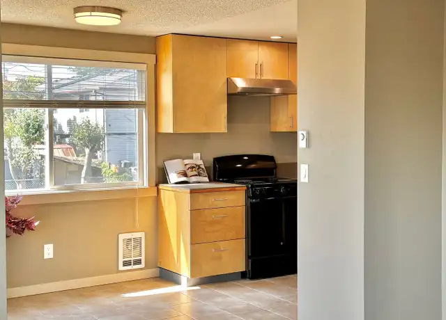 Property at 416 E Wright Ave Unit 3, Tacoma, WA, 98404, 2 beds, 1 bath, [object Object]