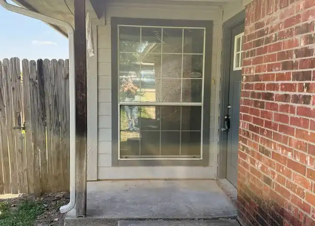 Property at 716 Stribling Cir, Azle, TX, 76020, 3 beds, 2 baths, [object Object]