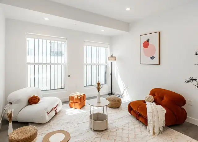Property at 1600 West 35th Street - 1600 W 35th St, Los Angeles, CA, 90018, 1 bed, 1 bath, [object Object]