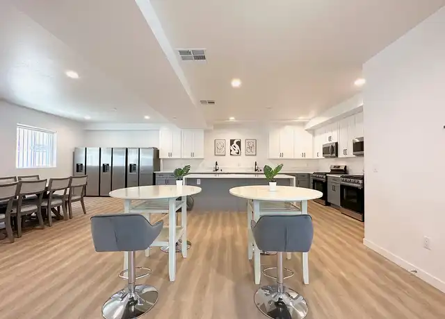 Property at 1600 West 35th Street - 1600 W 35th St, Los Angeles, CA, 90018, 1 bed, 1 bath, [object Object]