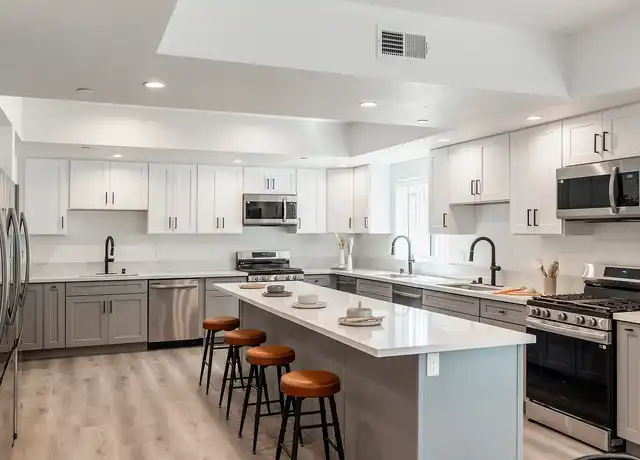 Property at 1600 West 35th Street - 1600 W 35th St, Los Angeles, CA, 90018, 1 bed, 1 bath, [object Object]