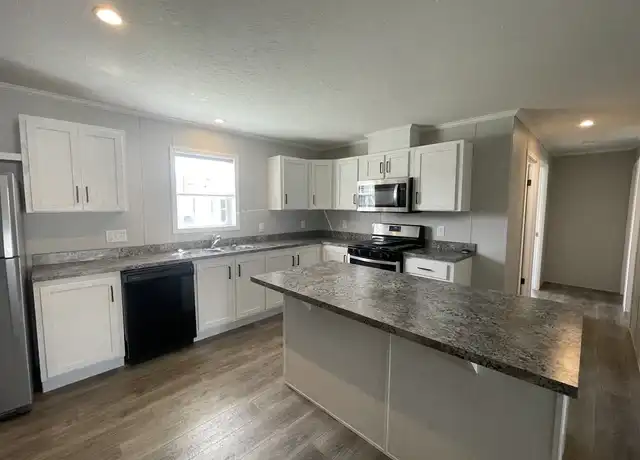 Property at 69 Ashley Cir Unit 69, Swartz Creek, MI, 48473, 4 beds, 2 baths, [object Object]