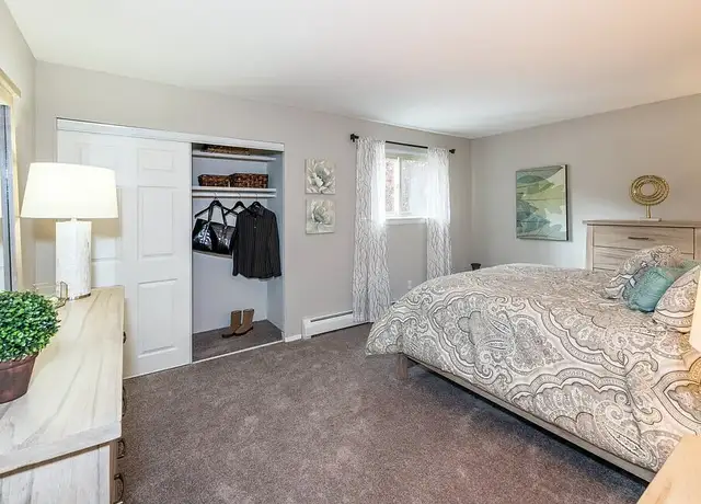 Photo of 3595 Post Rd, Warwick, RI 02886