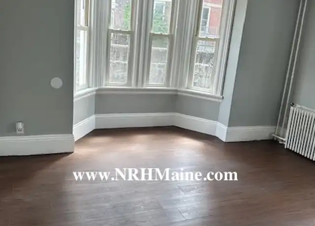 Property at 34 College St Unit 2, Lewiston, ME, 04240, 1 bed, 1 bath, [object Object]