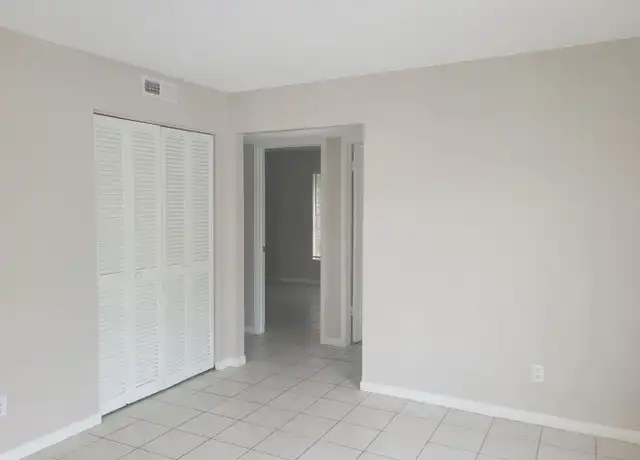 Property at 15417 Livingston Ave Apt 2, Lutz, FL, 33559, 2 beds, 1 bath, [object Object]