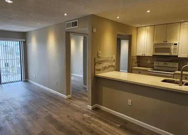Property at 2816 S Bartell Dr #33, Houston, TX, 77054, 2 beds, 1 bath, [object Object]