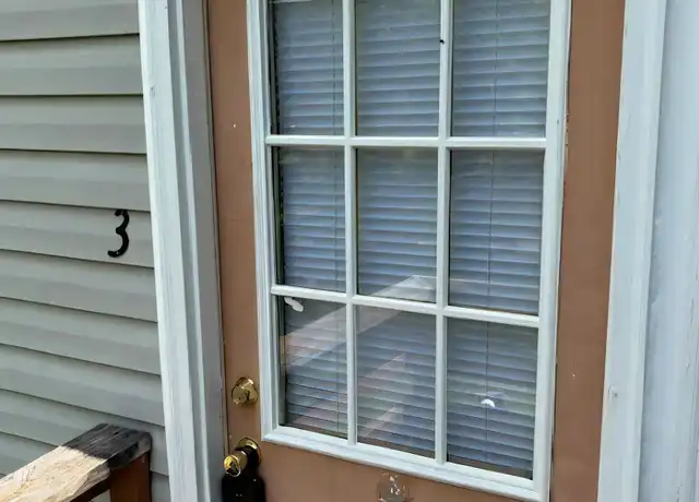 Property at 220 E Lee St Unit 3, Broadway, VA, 22815, 1 bed, 1 bath, [object Object]