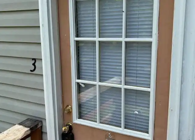 Property at 220 E Lee St Unit 3, Broadway, VA, 22815, 1 bed, 1 bath, [object Object]