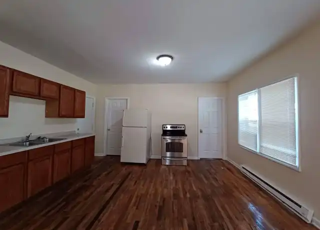 Property at 810 15th Ave Unit 810-2, Rockford, IL, 61104, 2 beds, 1 bath, [object Object]