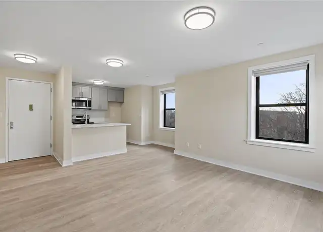 Property at 135 Wakefield Ave Unit 401, Yonkers, NY, 10704, 1 bed, 1 bath, [object Object]