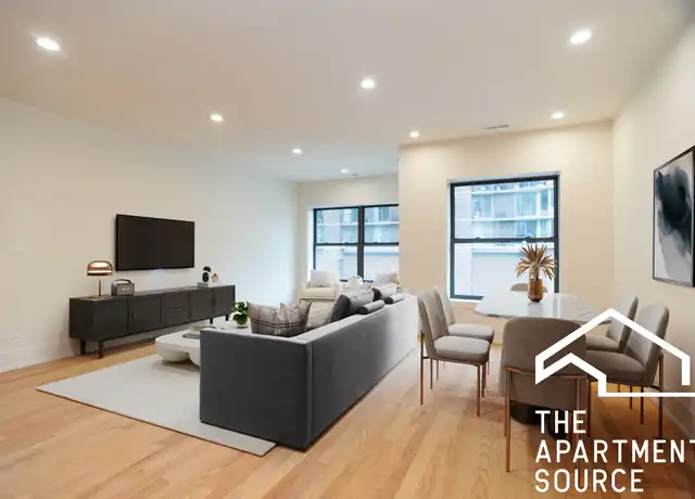 Property at 654 W Gordon Ter Unit 1, Chicago, IL, 60613, 2 beds, 2 baths, [object Object]
