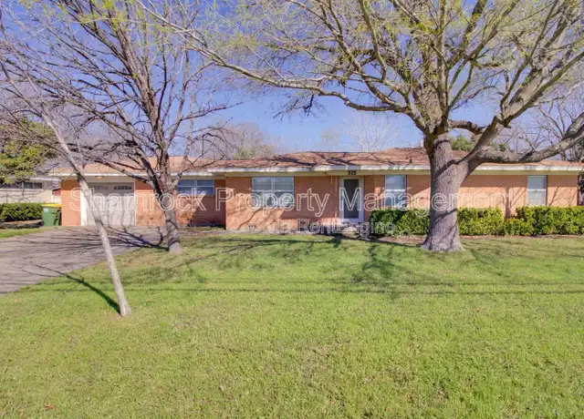 Property at 315 Estates Dr, Woodway, TX, 76712, 3 beds, 2 baths, [object Object]