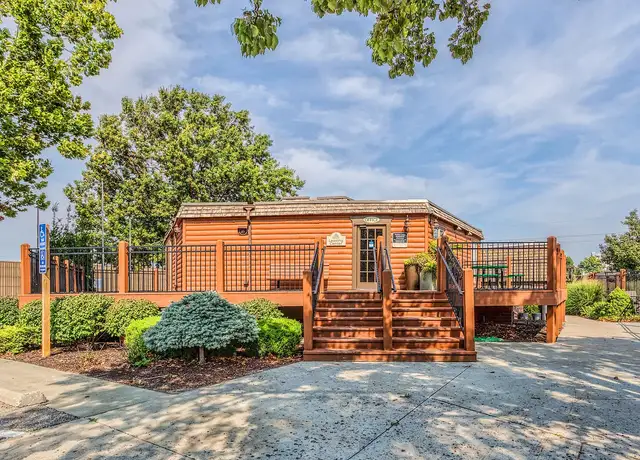 Photo of 8951 Reeder St, Overland Park, KS 66214