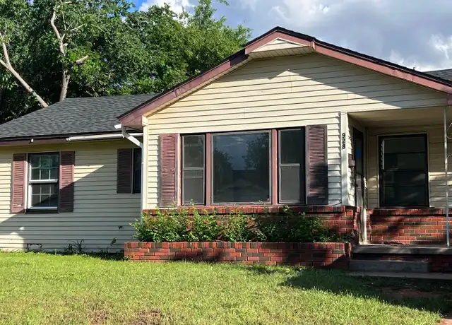 Property at 928 N Locust Ln, Oklahoma City, OK, 73110, 3 beds, 1 bath, [object Object]