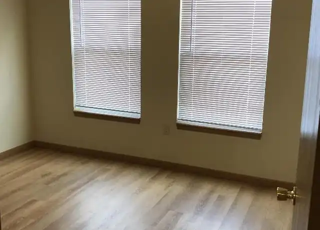 Property at 300 NW Grant St, Topeka, KS, 66608, 1 bed, 1 bath, [object Object]