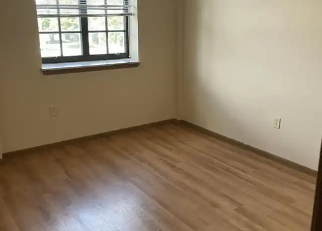 Property at 300 NW Grant St, Topeka, KS, 66608, 1 bed, 1 bath, [object Object]