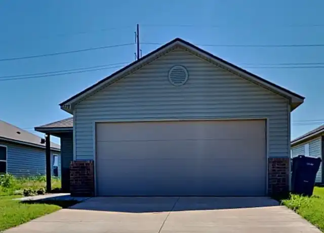 Property at 11728 Krew Way, Yukon, OK, 73099, 4 beds, 2 baths, [object Object]