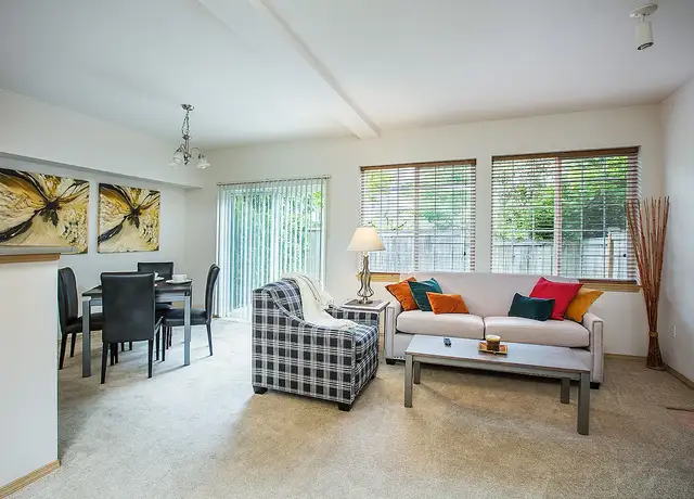 Photo of 400 S 50th St, Renton, WA 98055