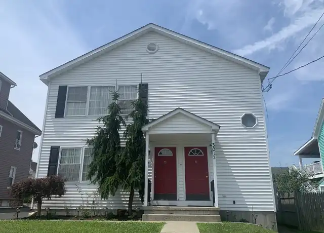 Property at 30 1/2 Mallory St Unit B, Danbury, CT, 06810, 2 beds, 1 bath, [object Object]