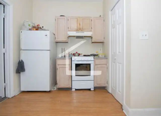 Property at 882 Huntington Ave, Boston, MA, 02115, 3 beds, 1 bath, [object Object]