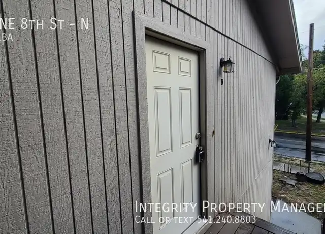Property at 704 NE 8th St, Grants Pass, OR, 97526, 1 bed, 1 bath, [object Object]