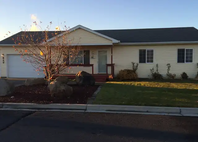 Property at 317 5th Ave SE, Ephrata, WA, 98823, 3 beds, 2 baths, [object Object]