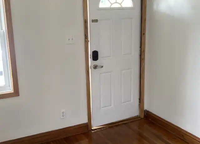 Property at 206 2nd Ave, South Charleston, WV, 25303, 2 beds, 1 bath, [object Object]