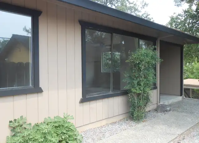 Property at 1733 Pleasant St Unit B, Redding, CA, 96001, 2 beds, 1 bath, [object Object]