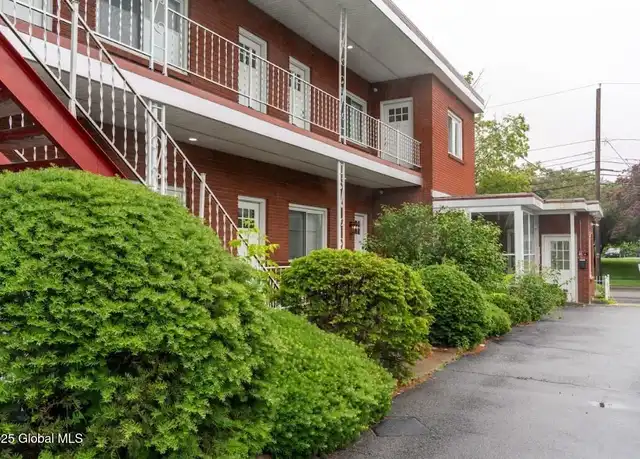 Property at 195 S Broadway, Saratoga Springs, NY, 12866, 2 beds, 1 bath, [object Object]