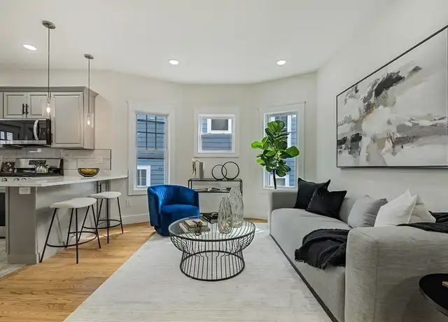 Property at 147 Jefferson Ave Unit 1, Everett, MA, 02149, 2 beds, 1 bath, [object Object]