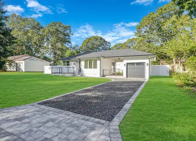 Property at 93 Royal Ave, Riverhead, NY, 11901, 2 beds, 1 bath, [object Object]