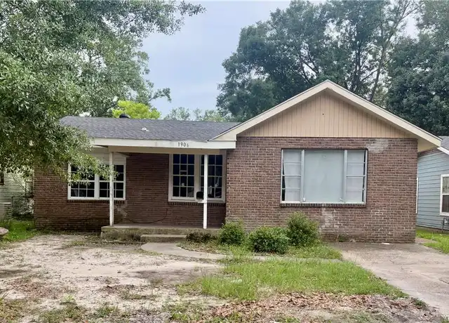 Property at 1906 13th St, Lake Charles, LA, 70601, 4 beds, 2 baths, [object Object]
