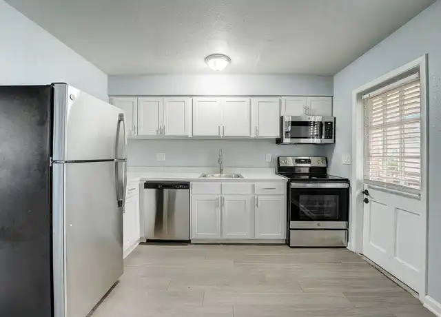 Property at The Flats at Seminole Heights - 4111 N Poplar Ave, Tampa, FL, 33603, 2 beds, 1-1.5 bath, [object Object]