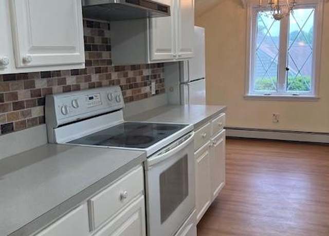 Photo of 29 Grayon Dr, Dix Hills, NY 11746