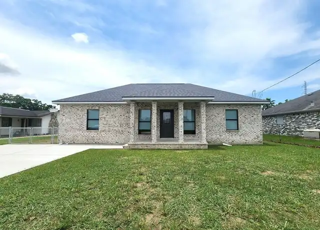 Property at 114 E Y St, Belle Chasse, LA, 70037, 3 beds, 2 baths, [object Object]