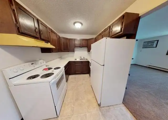 Property at 315 Eastdale Dr Unit 2, Bismarck, ND, 58501, 2 beds, 1 bath, [object Object]
