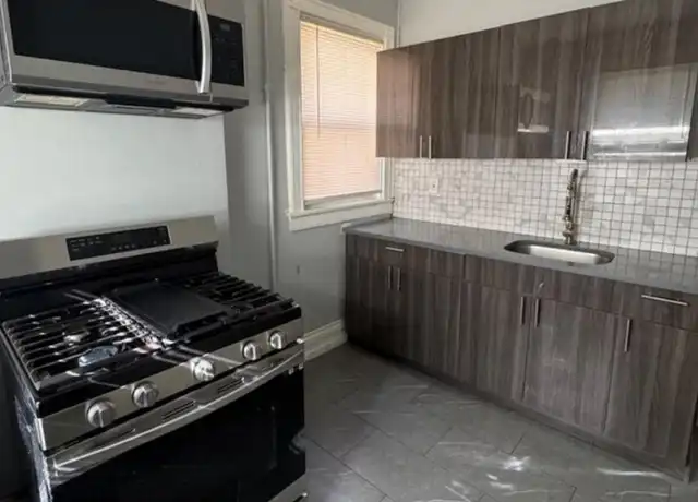 Property at 301 Dover St, Bridgeport, CT, 06610, 2 beds, 1 bath, [object Object]