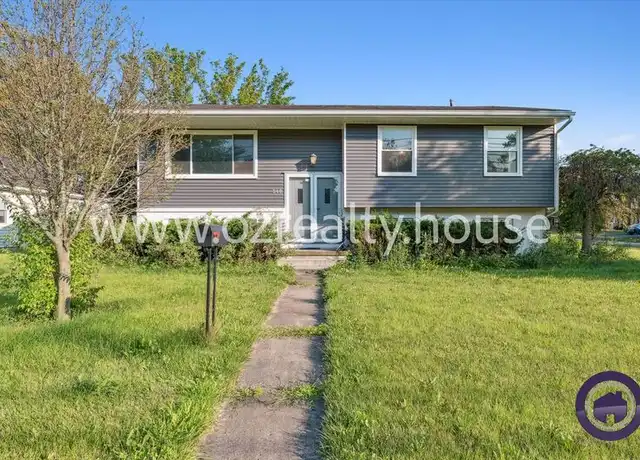 Property at 546 W South Boundary St, Perrysburg, OH, 43551, 4 beds, 2 baths, [object Object]