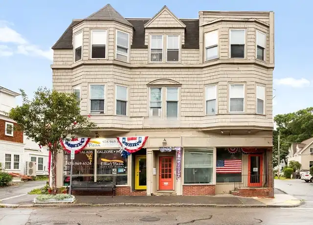 Property at 730 Hale St Unit 2, Beverly, MA, 01915, 2 beds, 1 bath, [object Object]