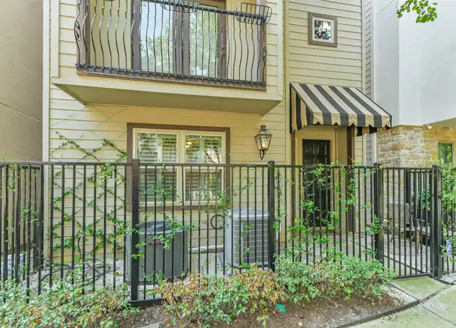 Property at 5823 Lacy St, Houston, TX, 77007, 3 beds, 3.5 baths, [object Object]