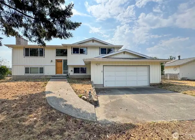Property at 1021 W Spruce Ct, Sequim, WA, 98382, 3 beds, 2.5 baths, [object Object]