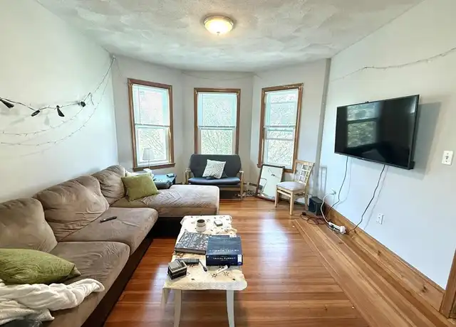 Property at 85 Beacon St Unit 3, Somerville, MA, 02143, 3 beds, 1 bath, [object Object]