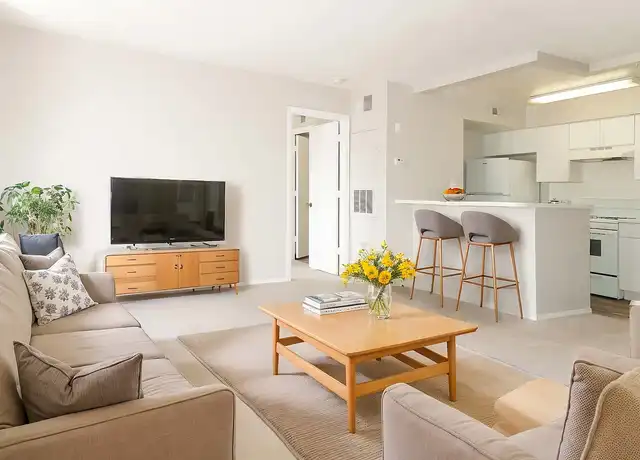 Property at Bella Capri - 4822 Cason Cove Dr, Orlando, FL, 32811, 1 bed, 1 bath, [object Object]