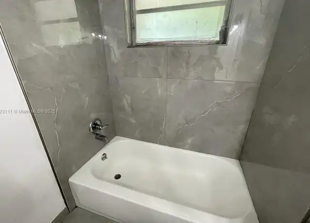 Property at 2530 Pierce St #203, Hollywood, FL, 33020, 1 bed, 1 bath, [object Object]
