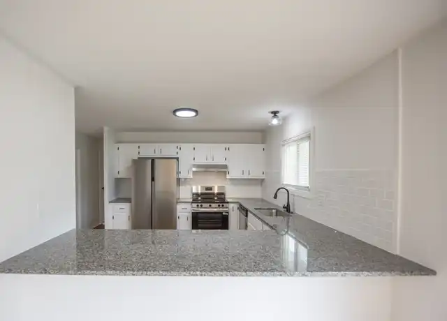 Property at 512 Sprague Rd, Berea, OH, 44017, 2 beds, 2 baths, [object Object]